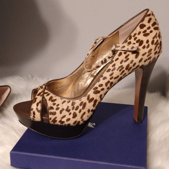 BCBGeneration Platform Peep Toe Heels - Picture 7 of 9